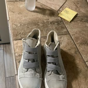 Size 8 shoes for 25$ can bargain